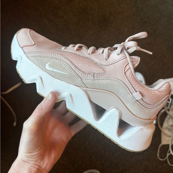 Nike RYZ 365 Barely Rose women’s size 8 - Picture 2 of 5